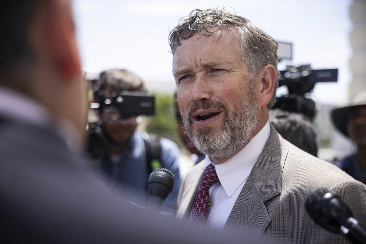 Trump Backs Challenger to Rep. Thomas Massie, Escalating GOP Primary Battle